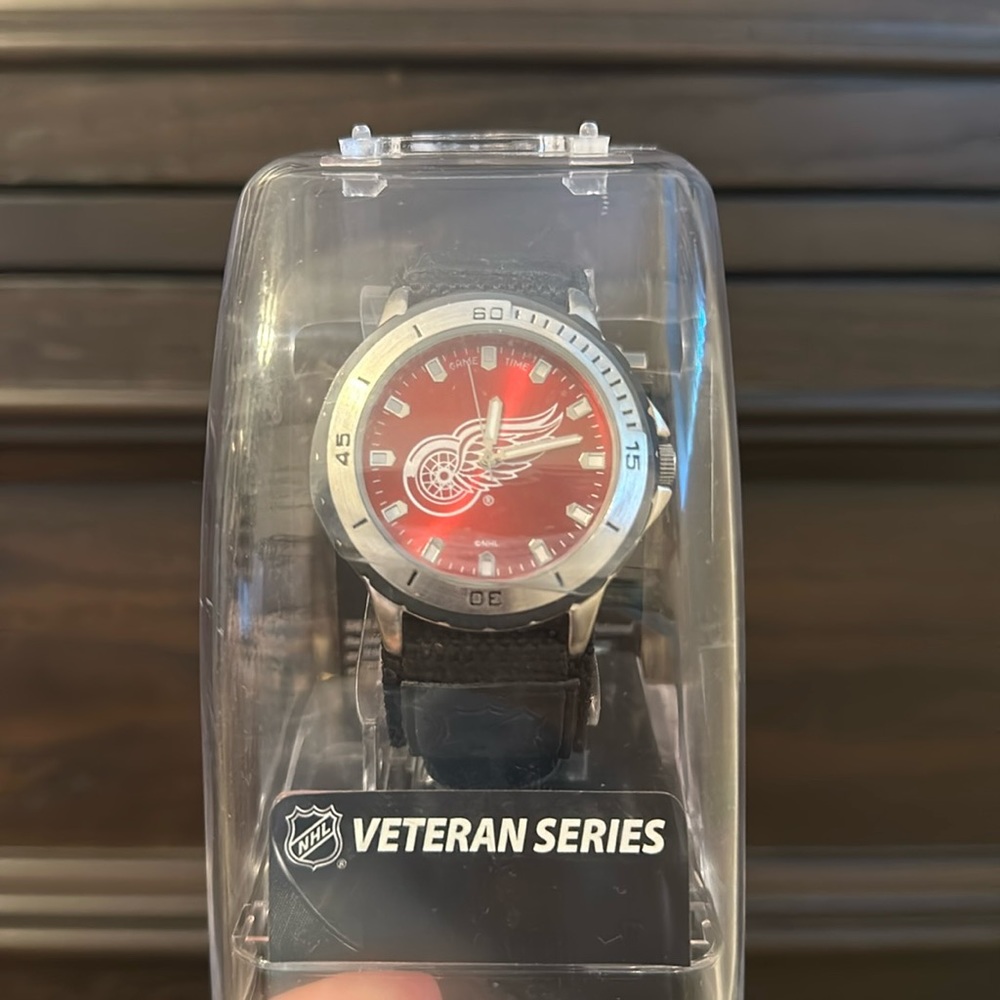 NWT NHL Detroit Red Wings Veteran Series Gametime Watch